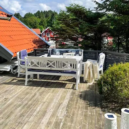 4 Bedroom Amazing In Bokn Holiday home *
